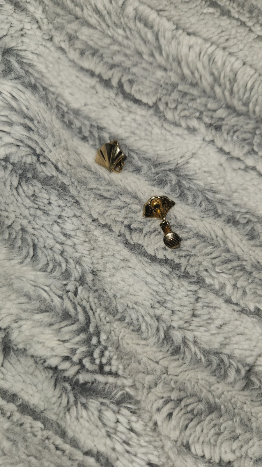Small Earrings Vtg