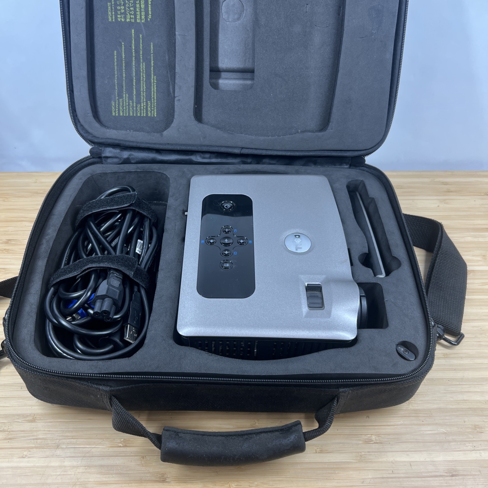Dell 3400MP DLP Multimedia Projector w/ Remote Case Cables Tested Working