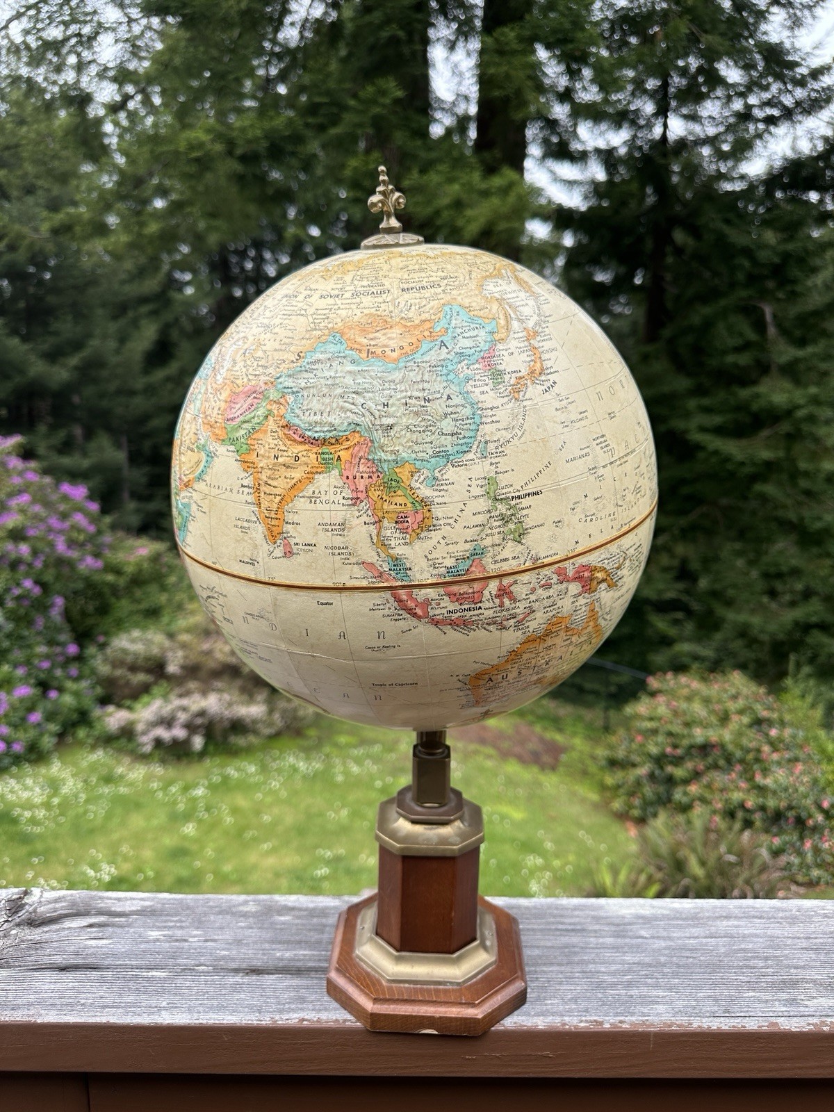 Vintage 1990 Replogle 12" Diameter Globe Tan World Classics with Topography