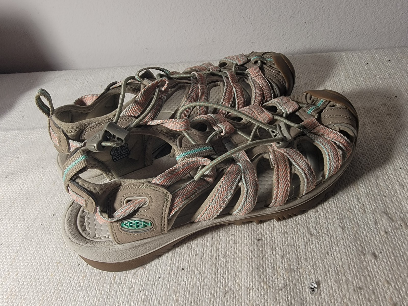 Keen Women's Whisper Brown/Taupe Closed Toe Waterproof Hiking Sandal Size 8.5