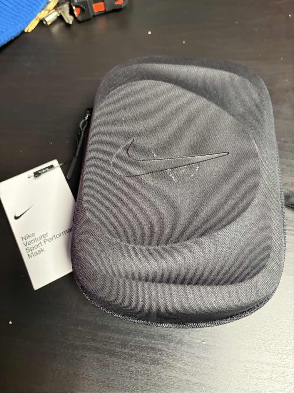 Nike Venturer Performance Adult Small Mask Black Sports w/ Case New with tags