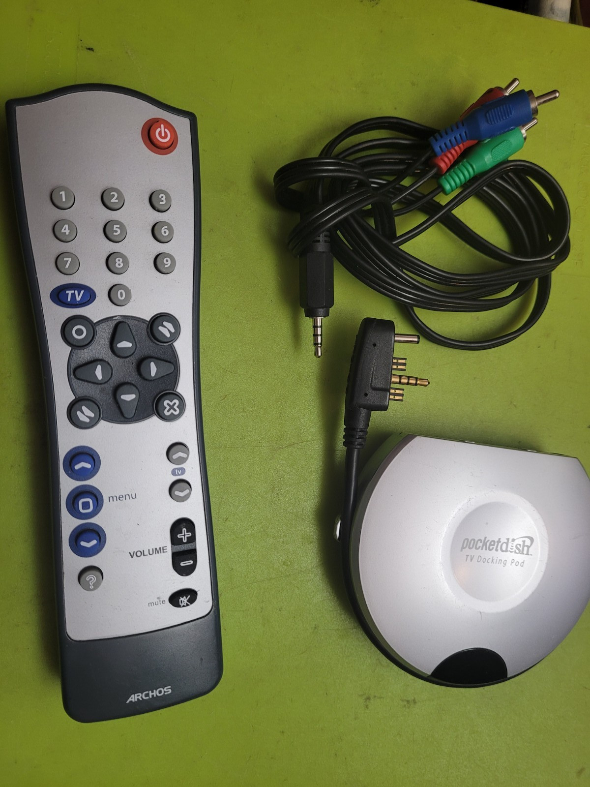 Archos TV Docking Pod Station 3200 for AV500 AV 500 Series Cables and       More