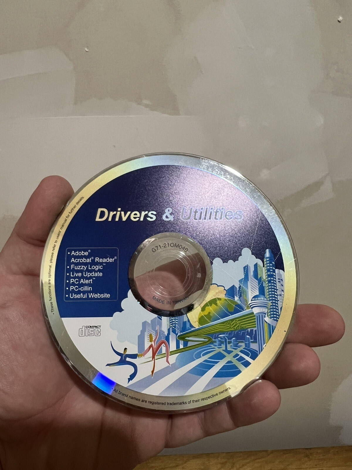 Drivers & Utilities Adobe Acrobat, Fuzzy Logic, Live Update, PC Alert, Norton CD