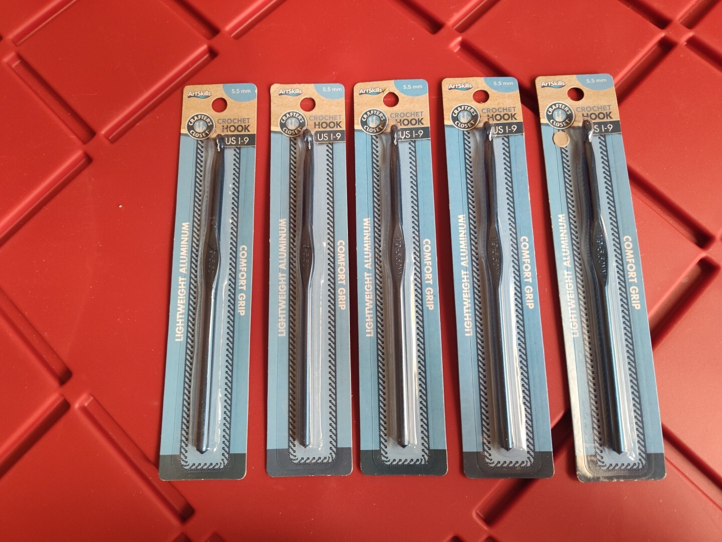 Lot Of 5 New Crafter's Closet Lightweight Aluminum Crochet Hooks 5.5mm/US I-9