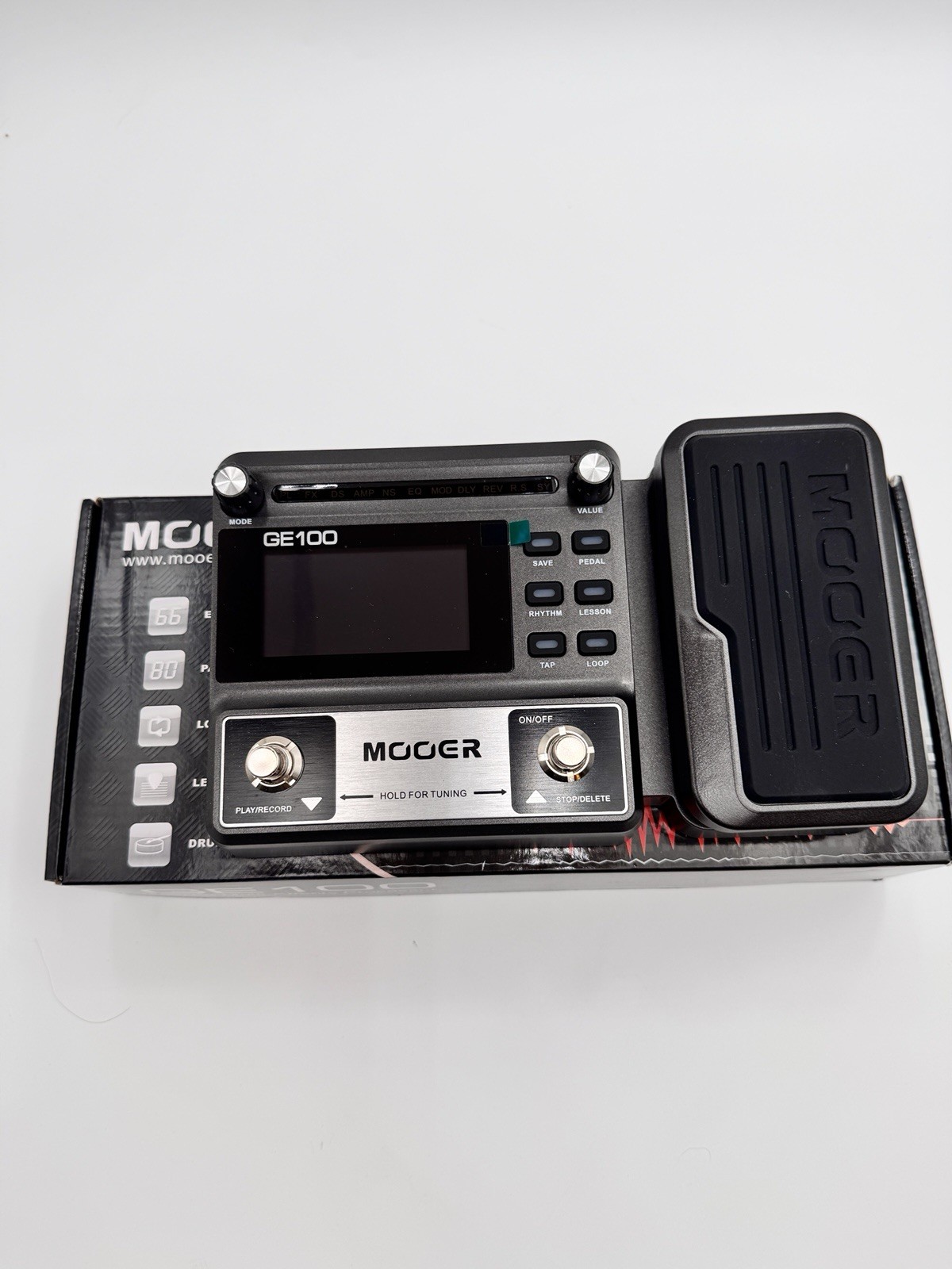 Mooer GE100 Guitar Multi-Effects Processor w/ Box Manual Power Adapter