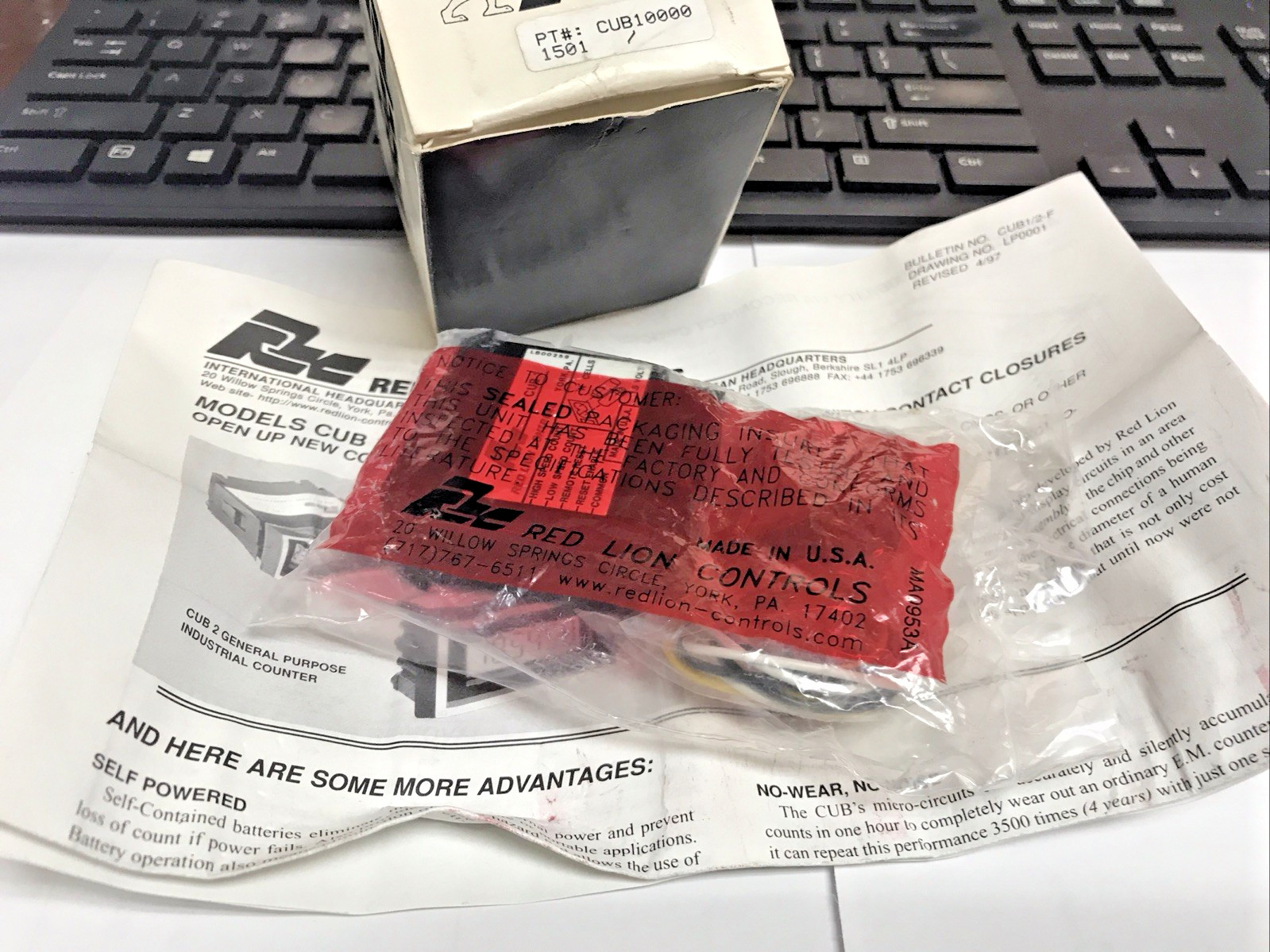 Red Lion CUB10000 Miniature Electronic Counter