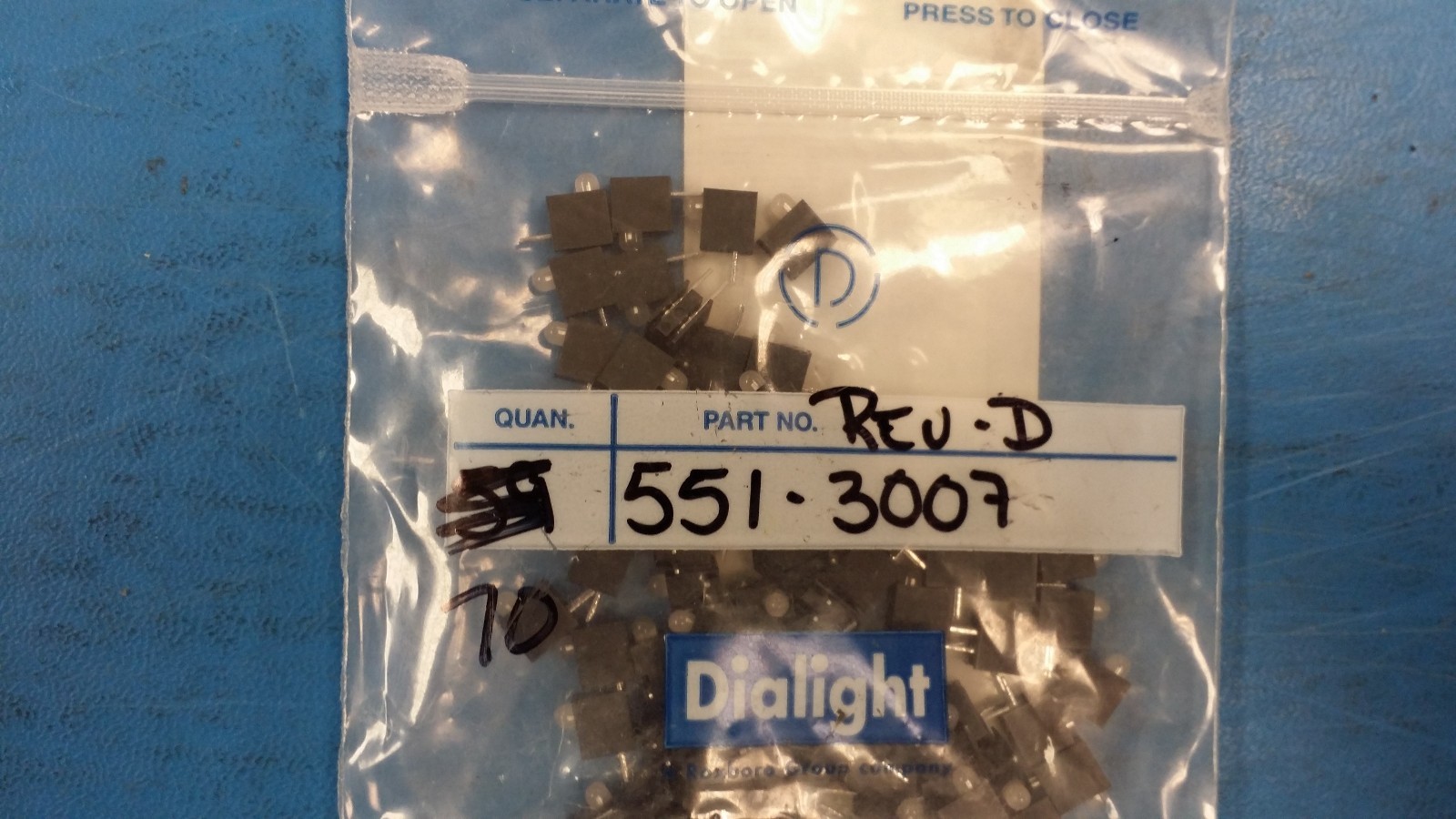 (5 PCS) 551-3007 DIALIGHT LED Bi-Color Green/Red 565nm/635nm 2-Pin Bulk