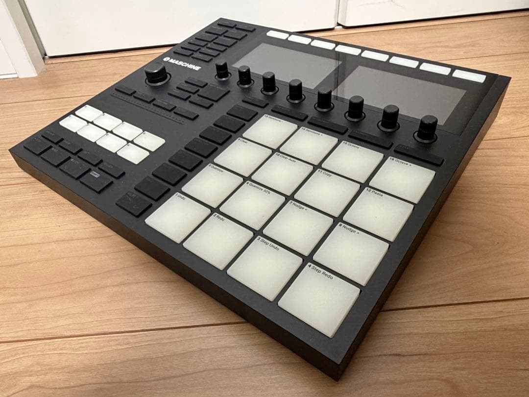 Native Instruments Maschine MK3 MIDI Groove Controller w/ USB Cable Tested