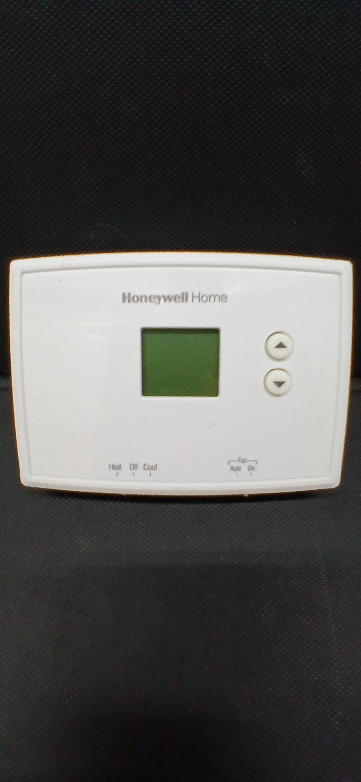 Honeywell Home RTH111B1016 Digital Non-Programmable Heat/Cool Thermostat