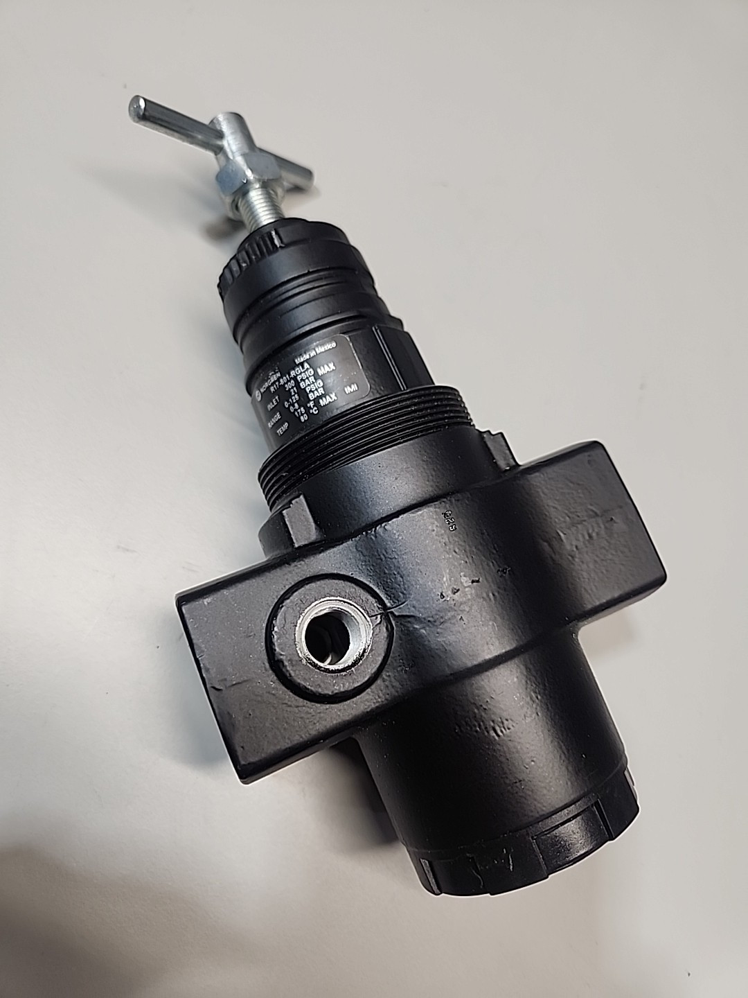 NORGREN R17-801-RGLA AIR REGULATOR *NNB*