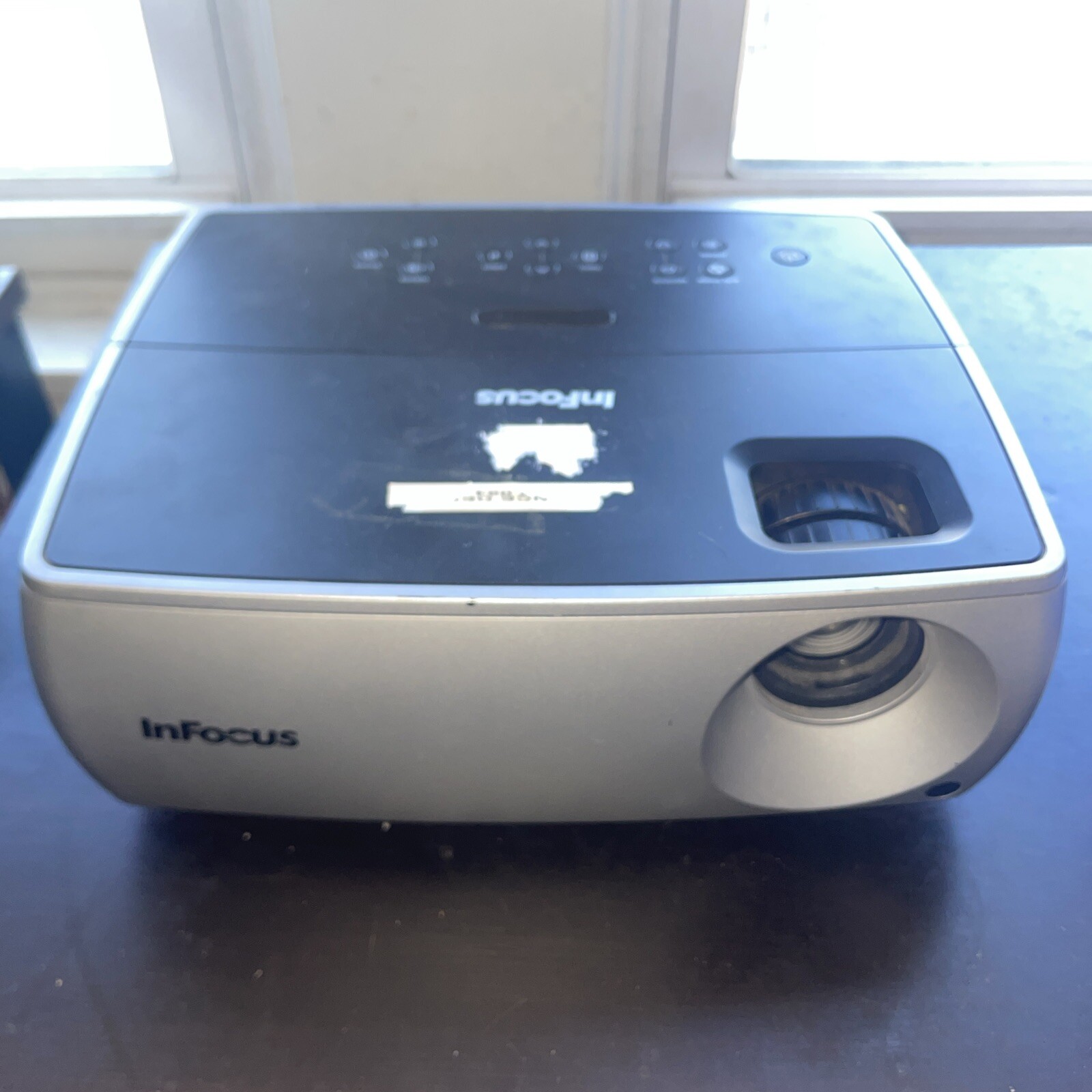 INFOCUS IN2104EP LCD DIGITAL PROJECTOR TESTED GOOD CONDITION