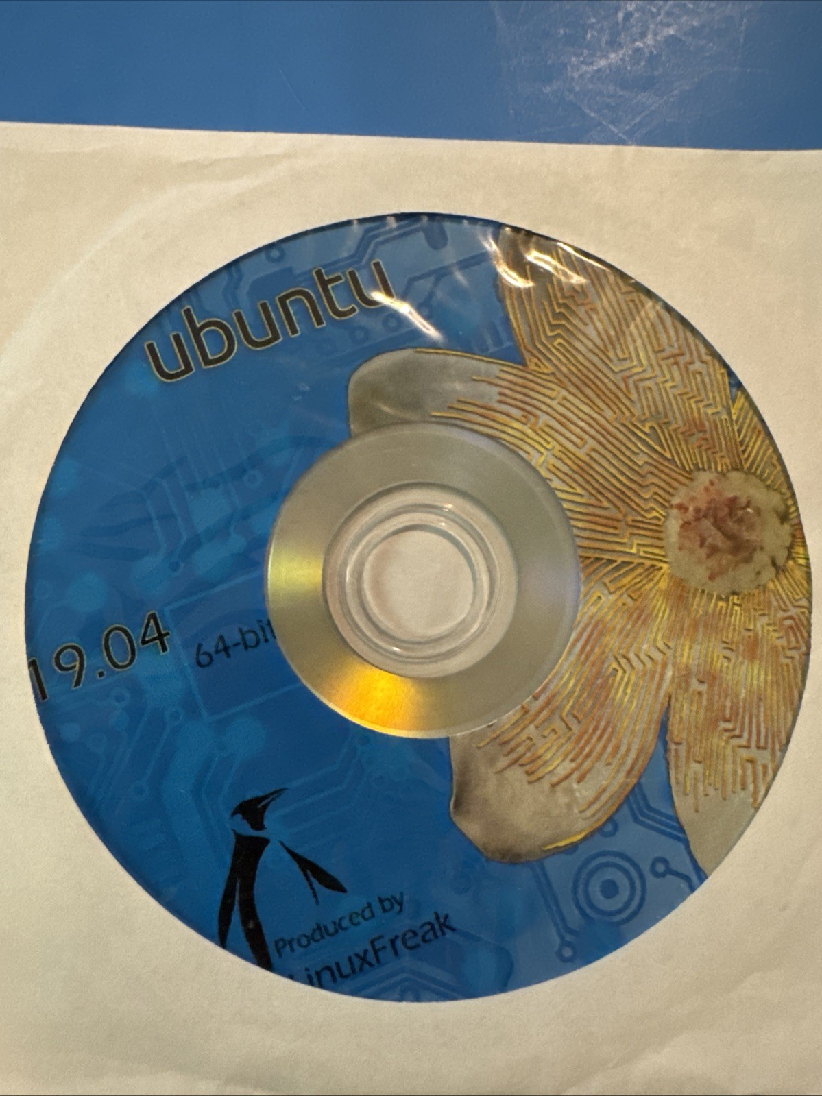 ubuntu Linux 19.04 DVD 64-bit