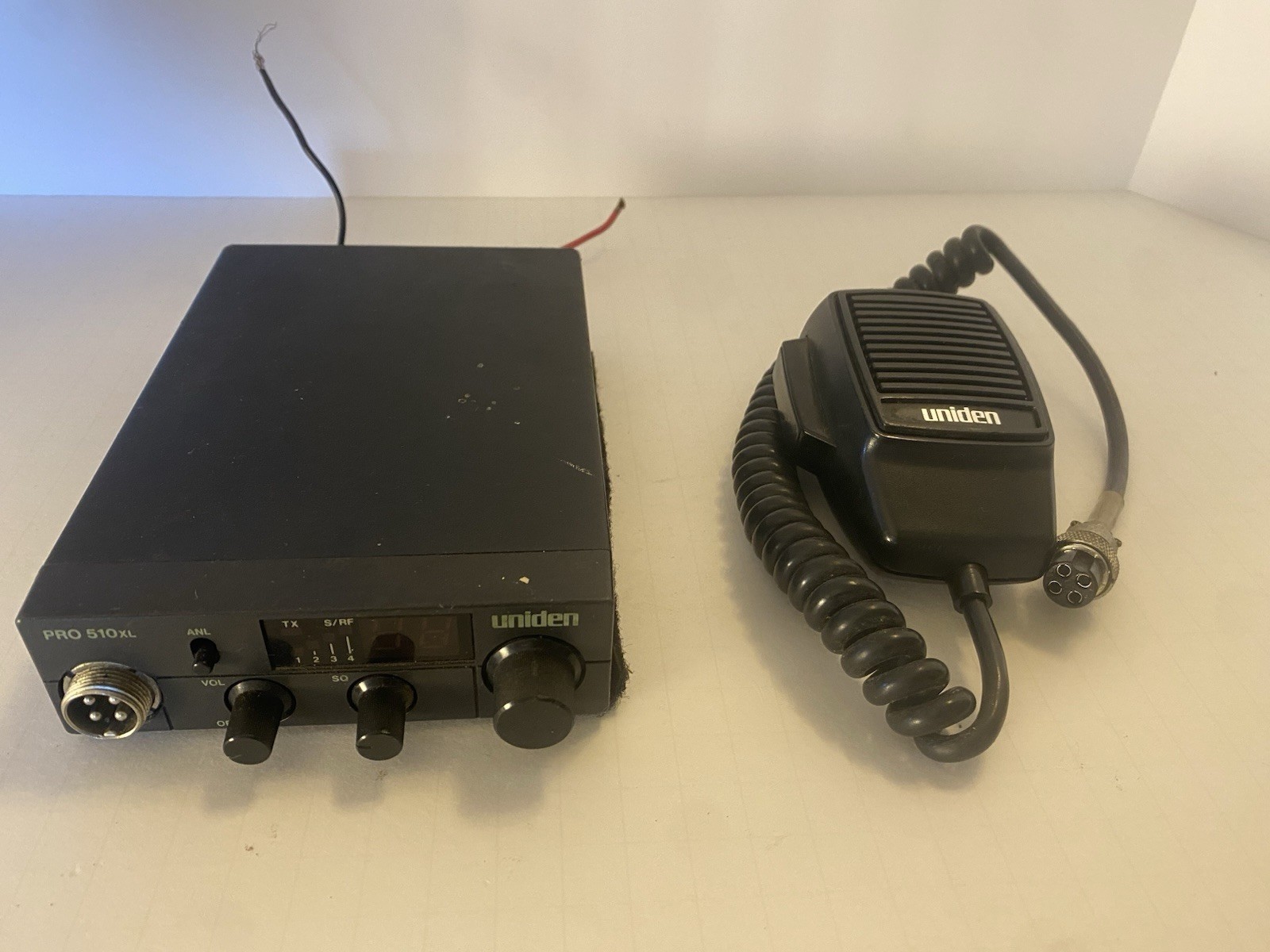 Uniden PRO510XL 40 Channel CB Radio w/ Microphone UNTESTED AS-IS!