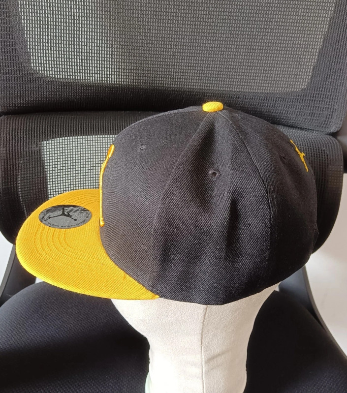 Air Jordan Black Cap Yellow Brim Jumpman Logo Snapback Flat Hat New Tags