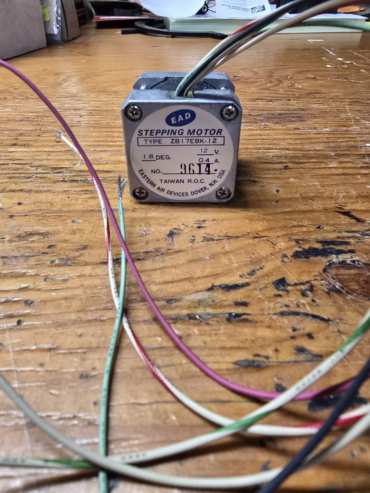 EAD 9614 STEPPING MOTOR 12V. 0.4A, .200 DIAMETER SHAFT, NEW (NO BOX)