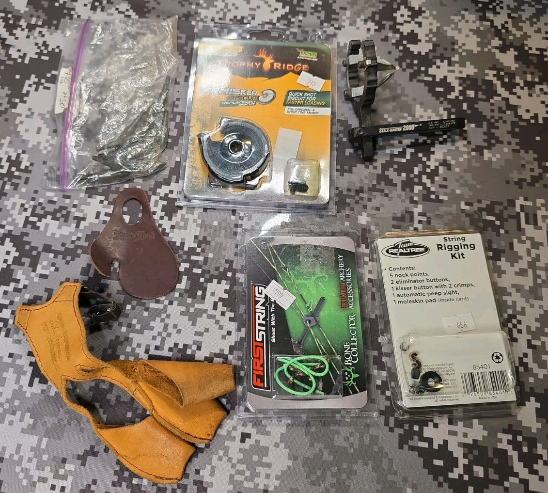 ARCHERY LOT ROBIN HOOD TAB SHAKESPEARE GLOVE FIRST STRING LOOP 125 TIPS BISCUIT