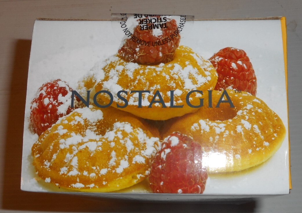 Nostalgia MyMini Lava Bundt cake maker yellow Compact 5" Non-Stick easy clean