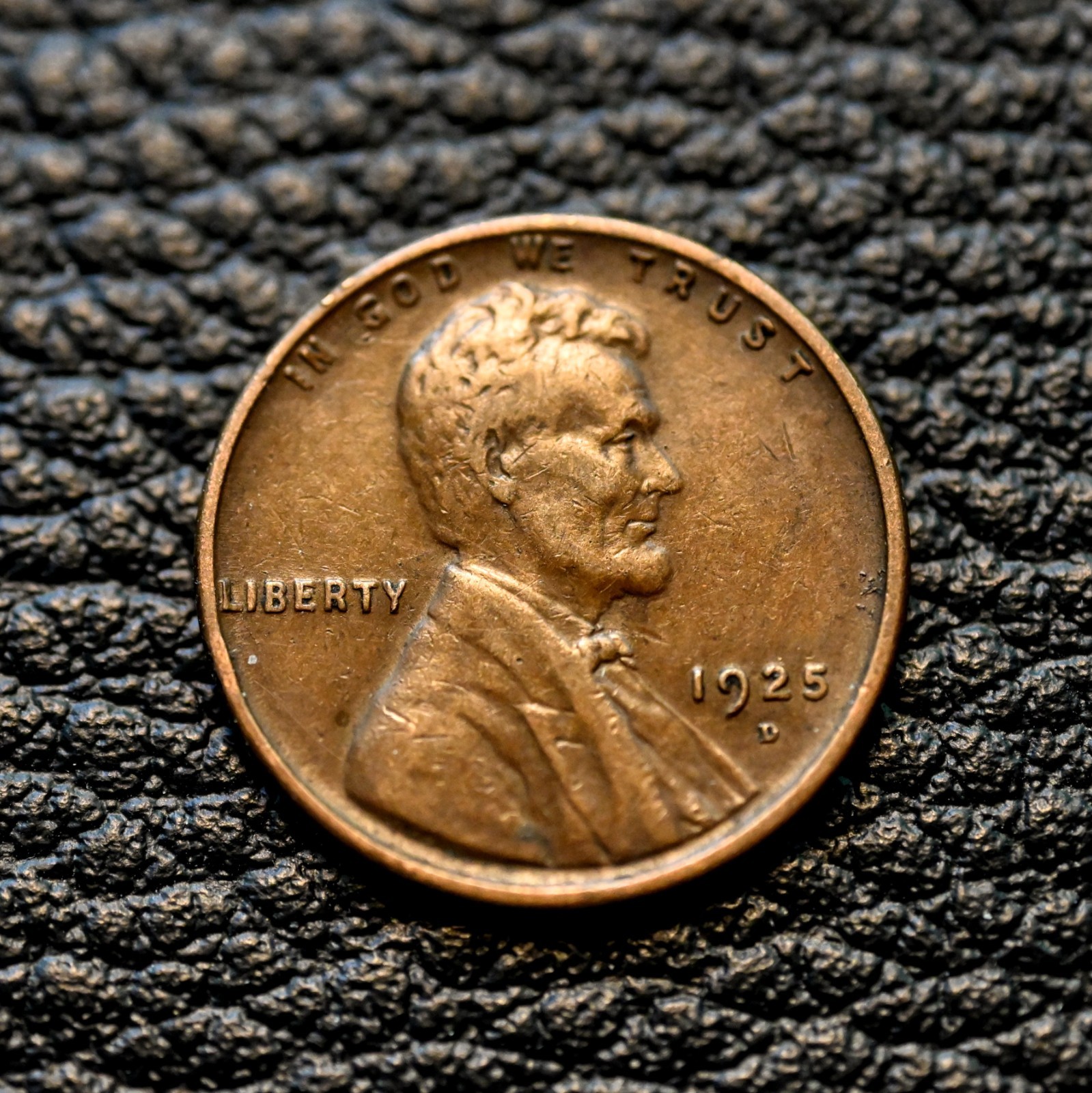 1925-D Lincoln Wheat Cent in Very Fine (VF) Condition ~ COMBINED SHIPPING!