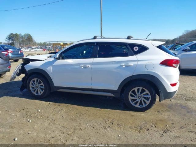 TUCSON 2017 Glove Box 5025505