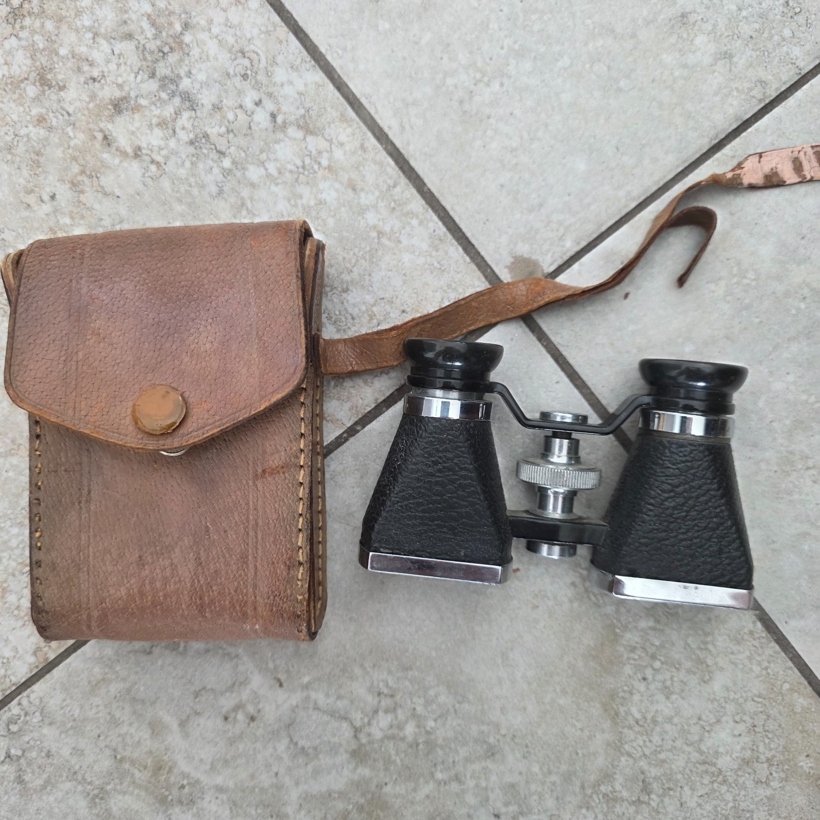 Vintage 3 X 10 OFUNA Theater Binoculars With Leather Case Made In Japan