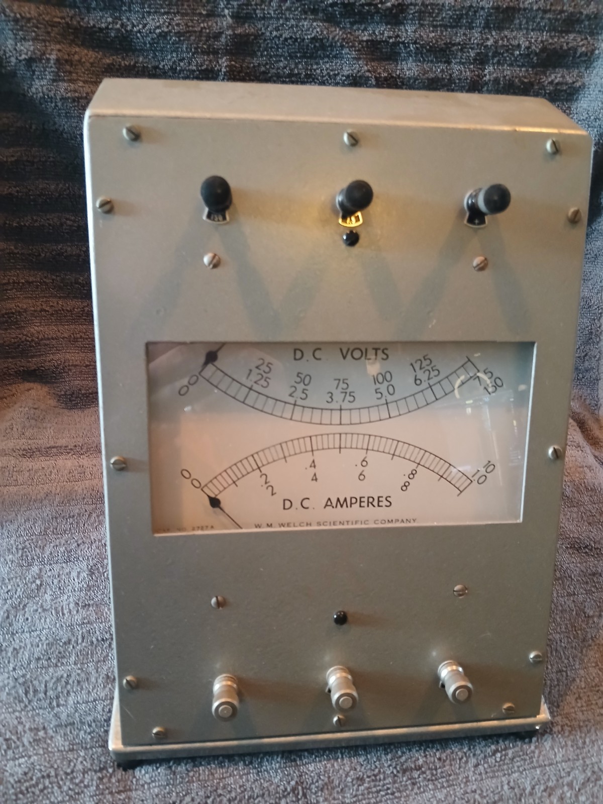 M W Welch Scientific Company - Vintage Voltmeter / Ammeter 2727A Vintage