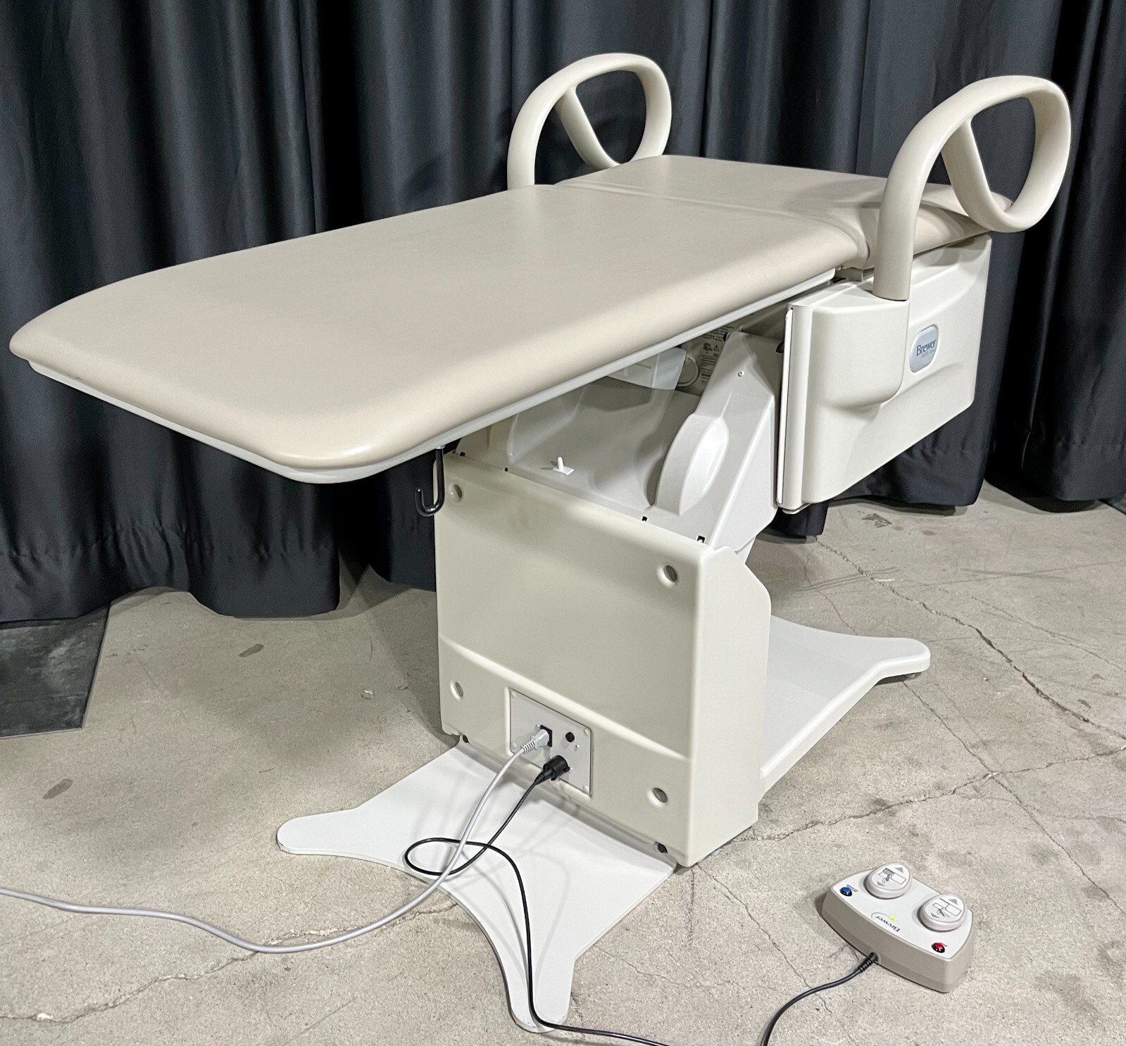 Brewer 5801 FLEX Access High-Low Exam Table