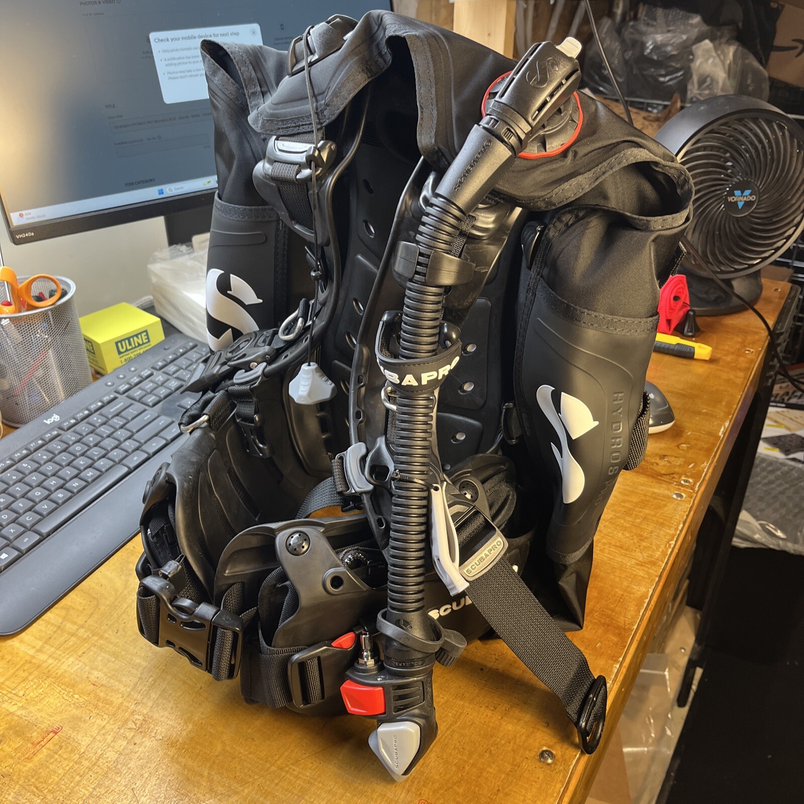 Scubapro HYDROS PRO Mens BCD - Size Small - Black - Scuba Diving Travel