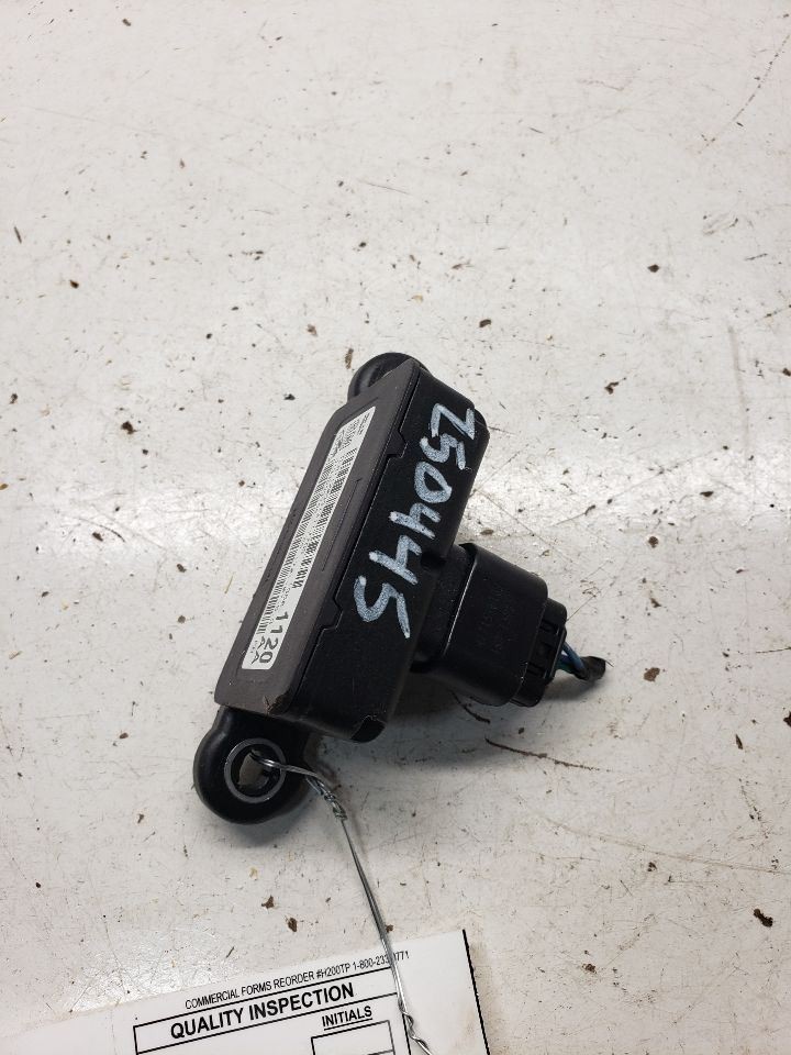 2013-2016 Chevrolet Equinox Control Module Stability Control Floor OEM 1390679