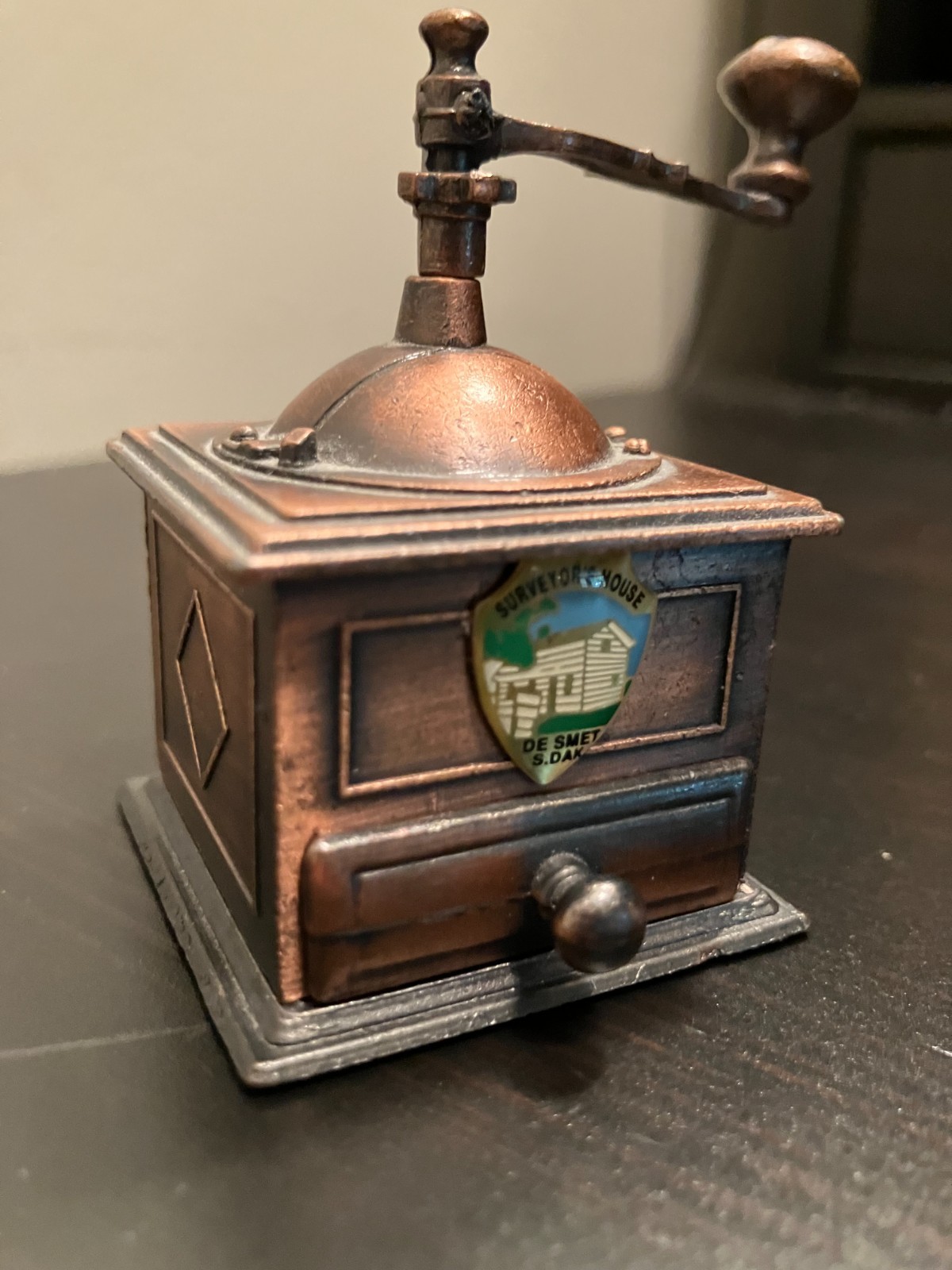Metal Coffee Grinder Pencil Sharpener Shavings Inc w/ Drawer Souvenir De Smet SD