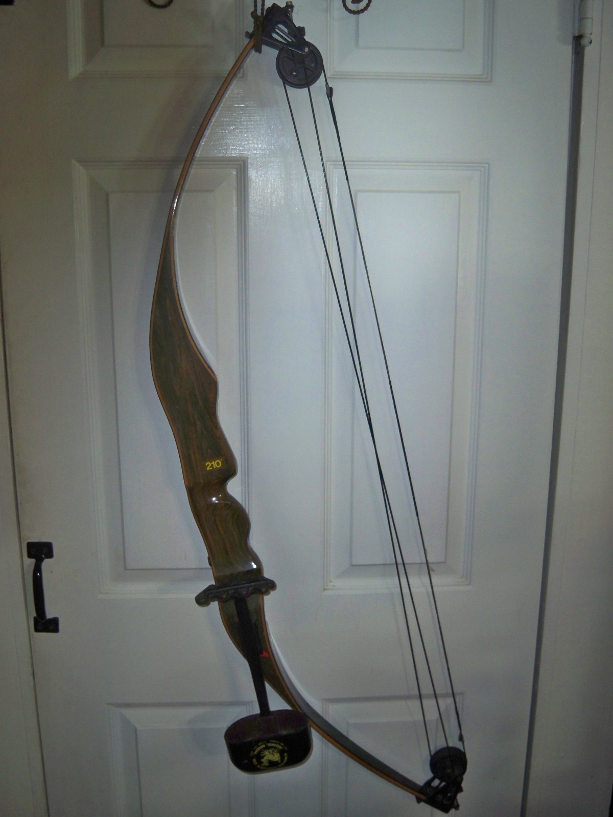 Vintage Ben Pearson LH Draw 48" Compound Archery Bow.