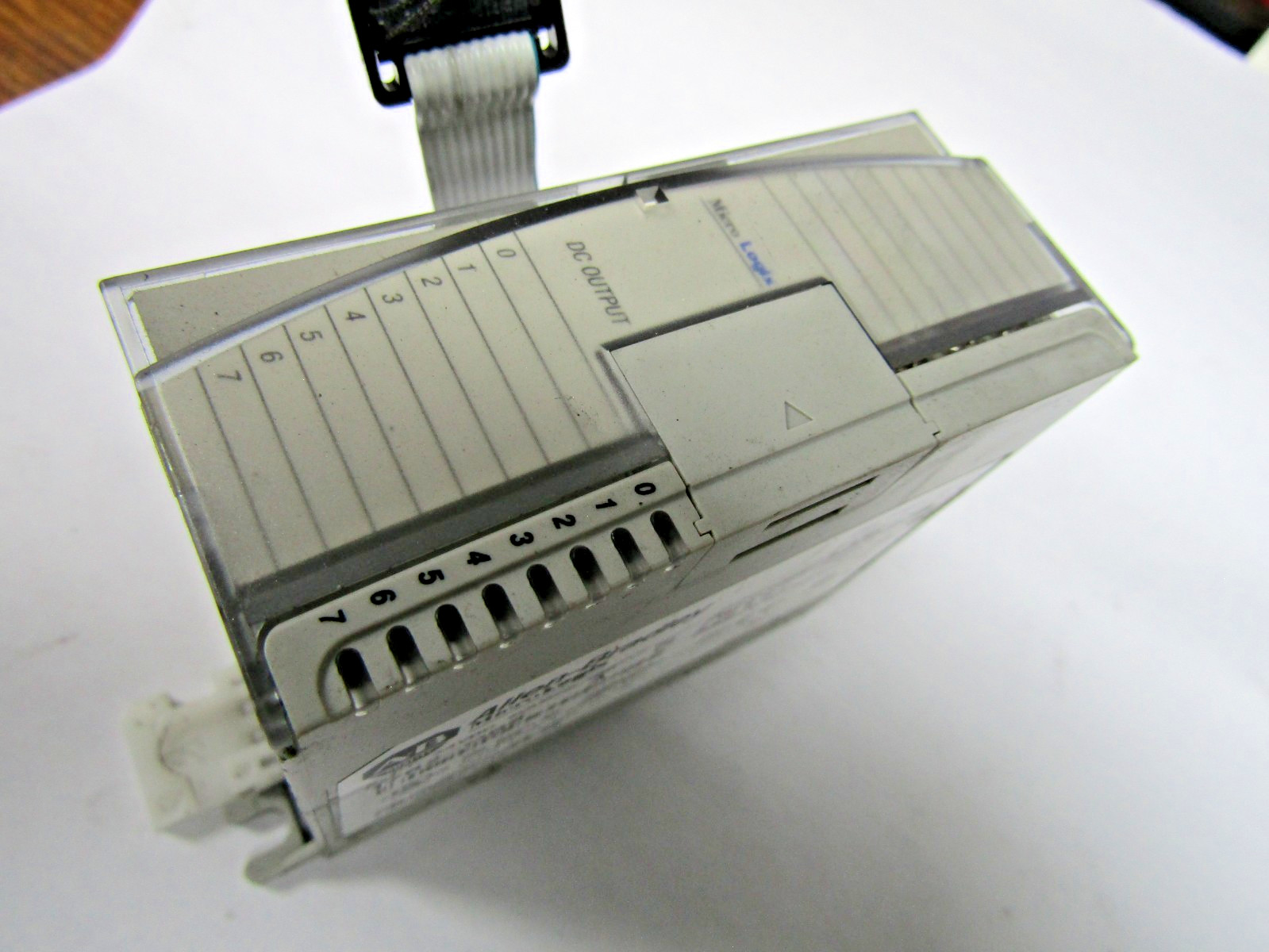 ✌️ALLEN-BRADLEY 1762-OB8 OUTPUT MODULE 8 POINT 24VDC SERIES A    REVISION C