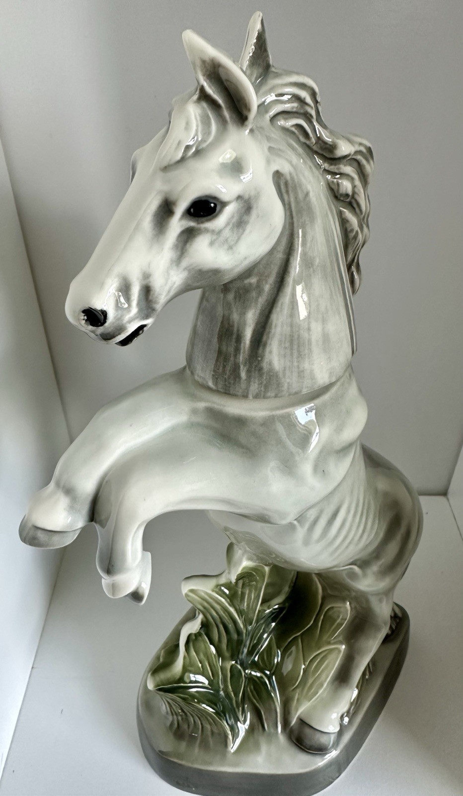 2026 Collectible 1962 vintage Jim Beam whiskey stallion decanter bottle in grey.