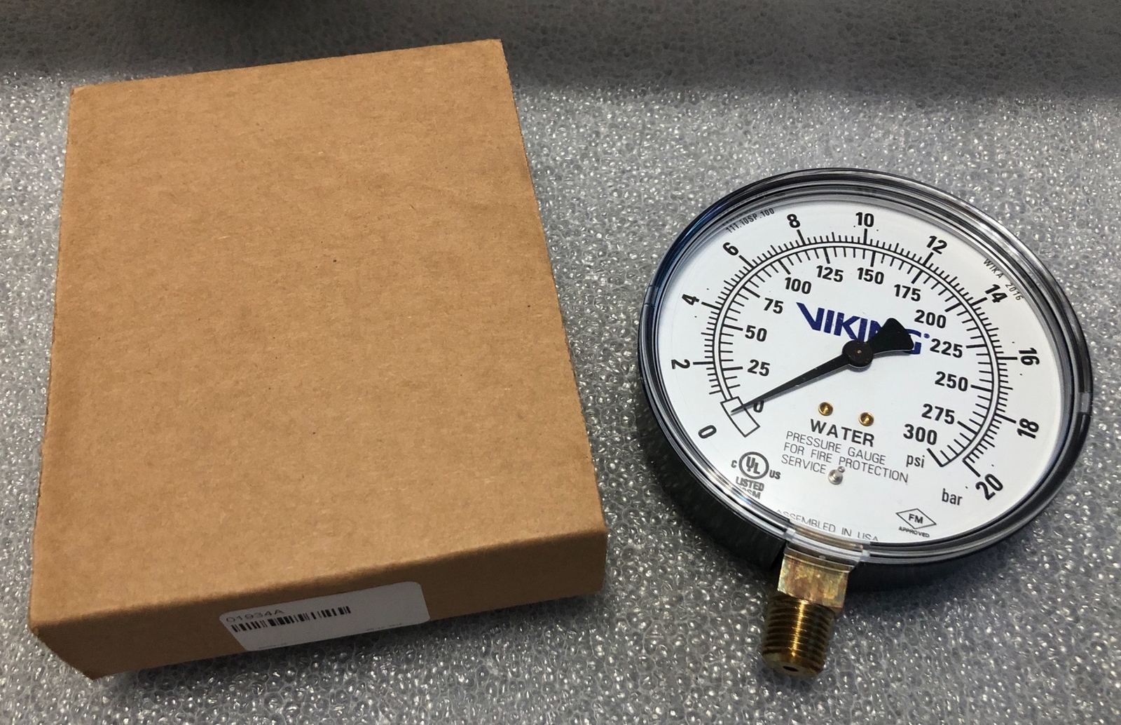 (2) VIKING 111.10SP.100 WIKA 2016 WATER PRESSURE GAUGE  NEW IN BOX