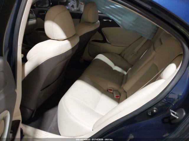 IS250 2011 Glove Box 5019298