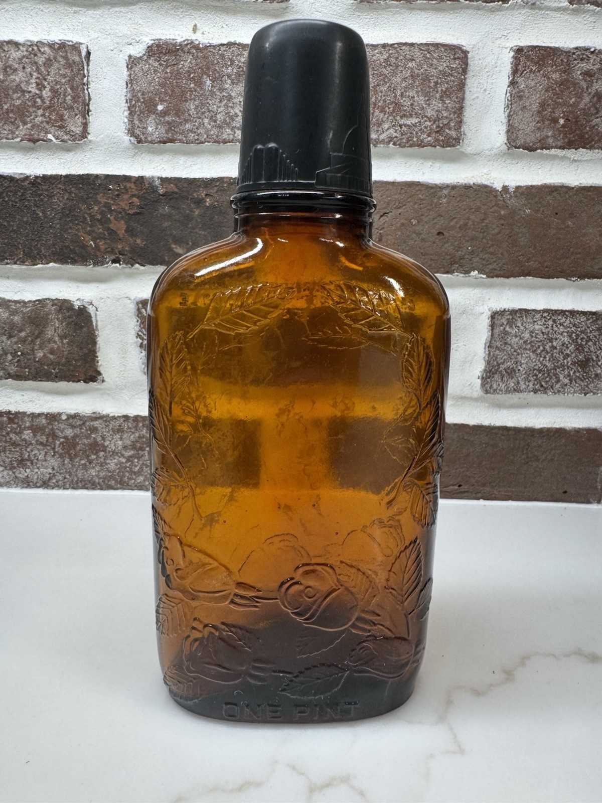 Vintage FOUR ROSES Whiskey Amber Pint Bottle Frankfort Distilleries Glass Bottle