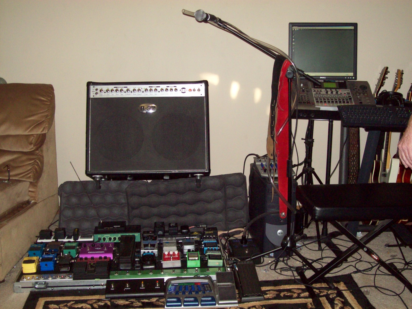 BD-2, TS-9, Dyna Comp, Line 6, Cry Baby, V847, DS-1, and Others...Mod Service!