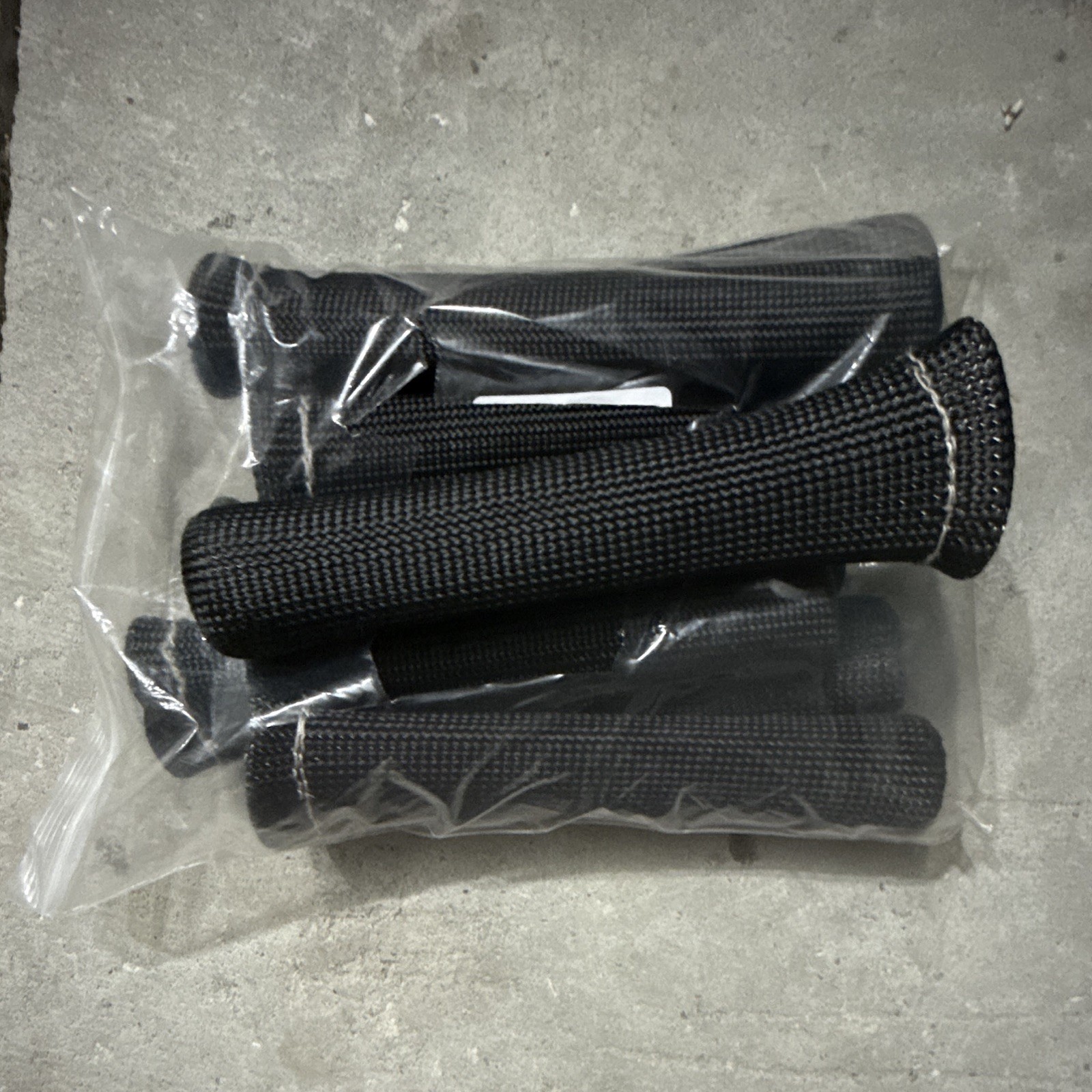 Black Nylon Cable Sleeve Set, Reusable 8-Pack, 0.5in Dia x 6in, 1 Channel