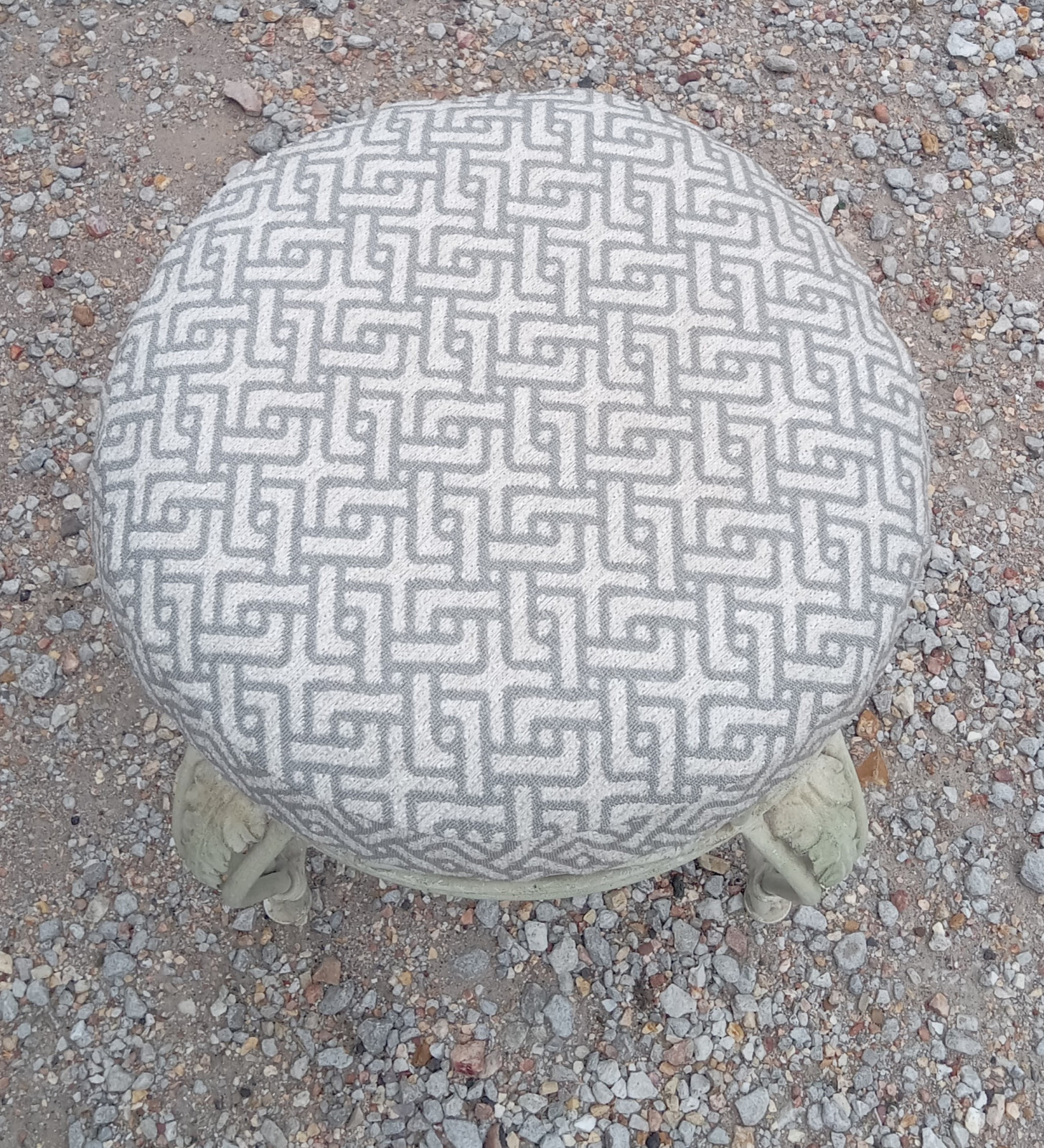 Round Iron Vanity Stool / Bench (VB-116)