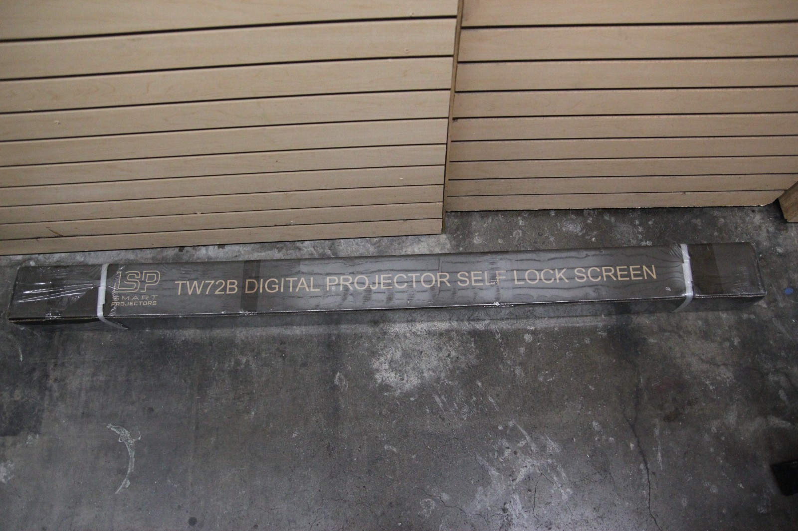 LSP TW72B Digital Projector Self Lock Screen
