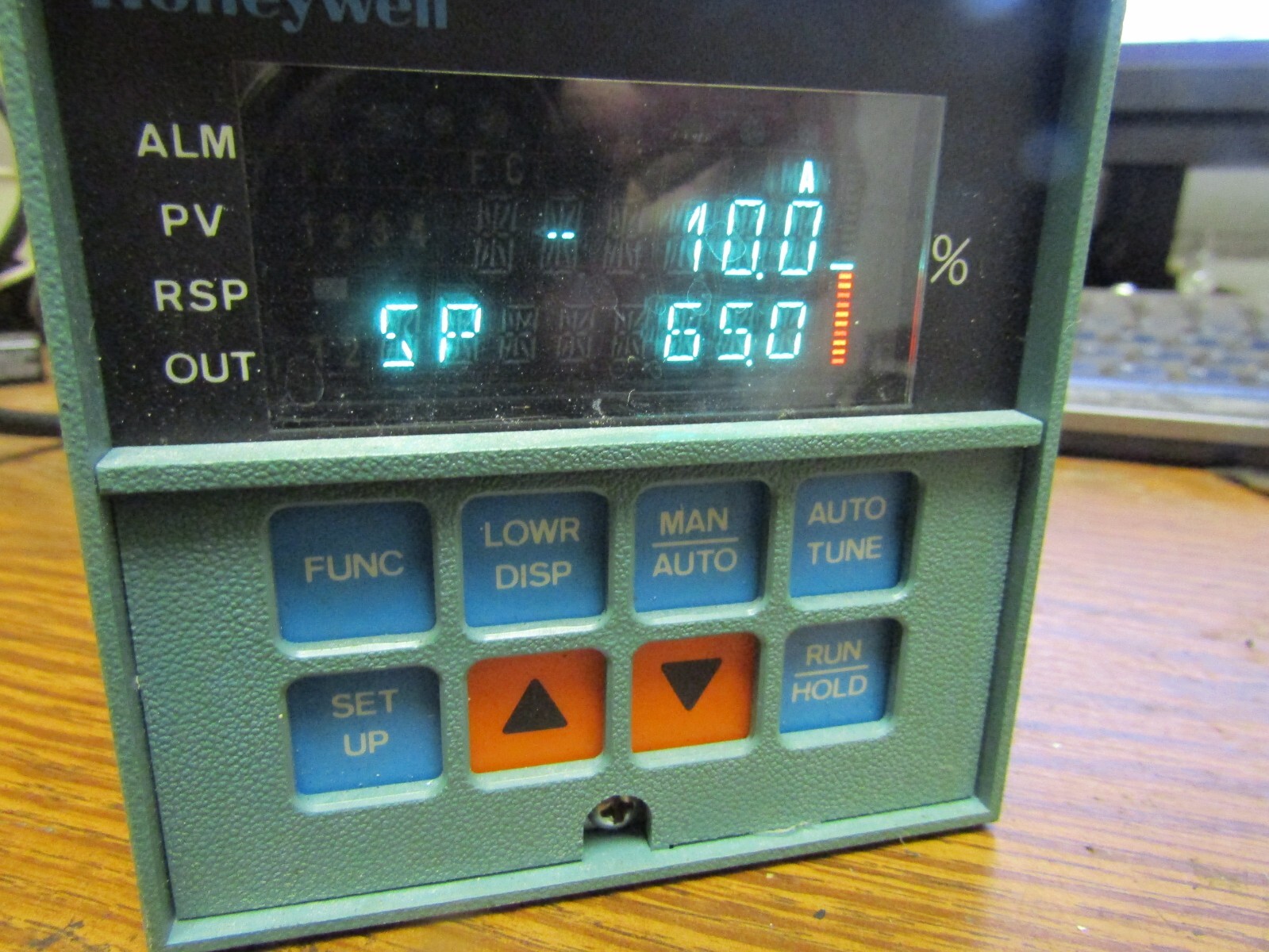 ✌ HONEYWELL UNIVERSAL DIGITAL CONTROLLER 120 VAC DC3001-0-00A-2-00-0111