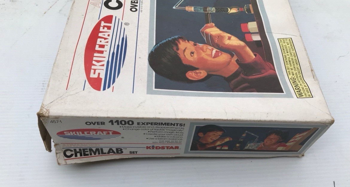 Skilcraft Chemlab Set / Over 400 Experiments 1987