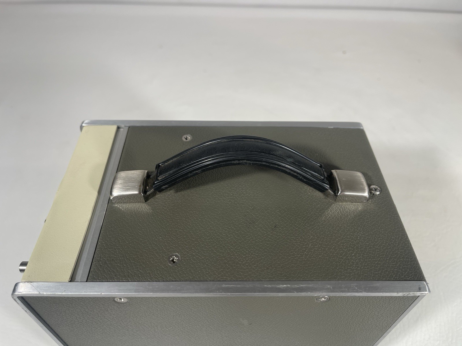HP Hewlett Packard 204C Oscillator 5Hz-1.2MHz Untested Clean! *Read*