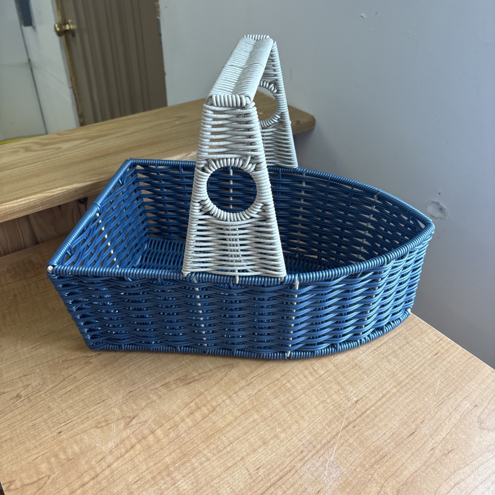 Vintage Wicker Basket Boat Shaped Blue With Gray Handle Nautical Decor 🔥🔥🔥