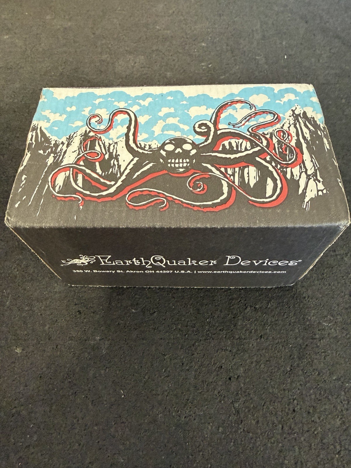 Earthquaker Devices Gary Automatic Pulse Width Modulation Fuzz and Dynamic
