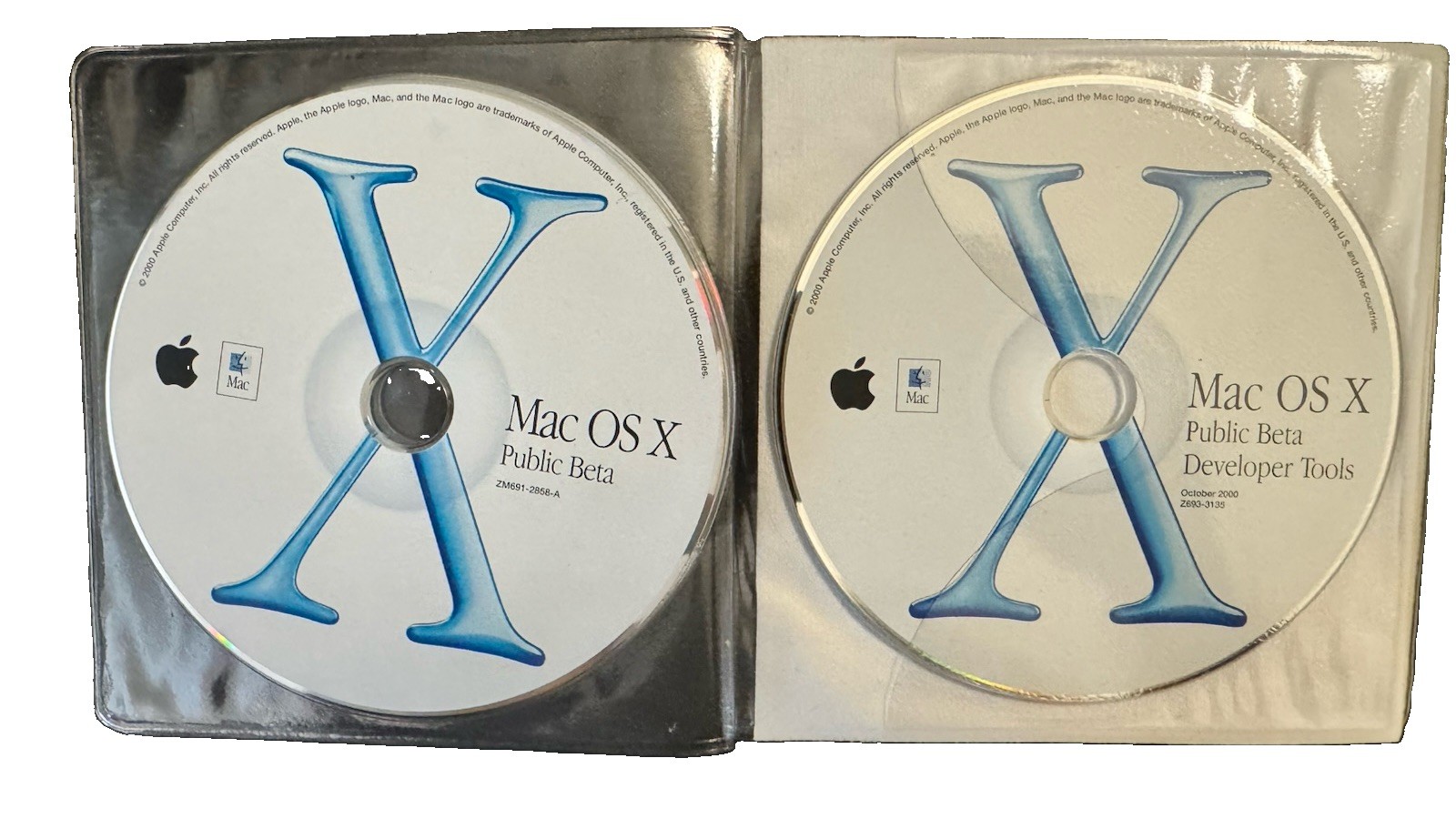 Apple Mac OS X Developer Beta compete set And Public Beta.