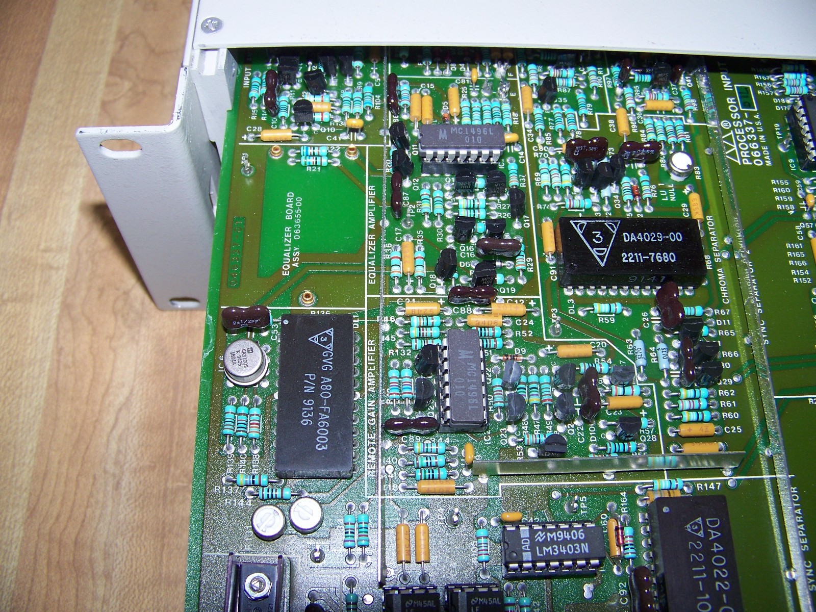Grass Valley Group 3240 -2RU Video Processing Broadcast Amplifier + Modules