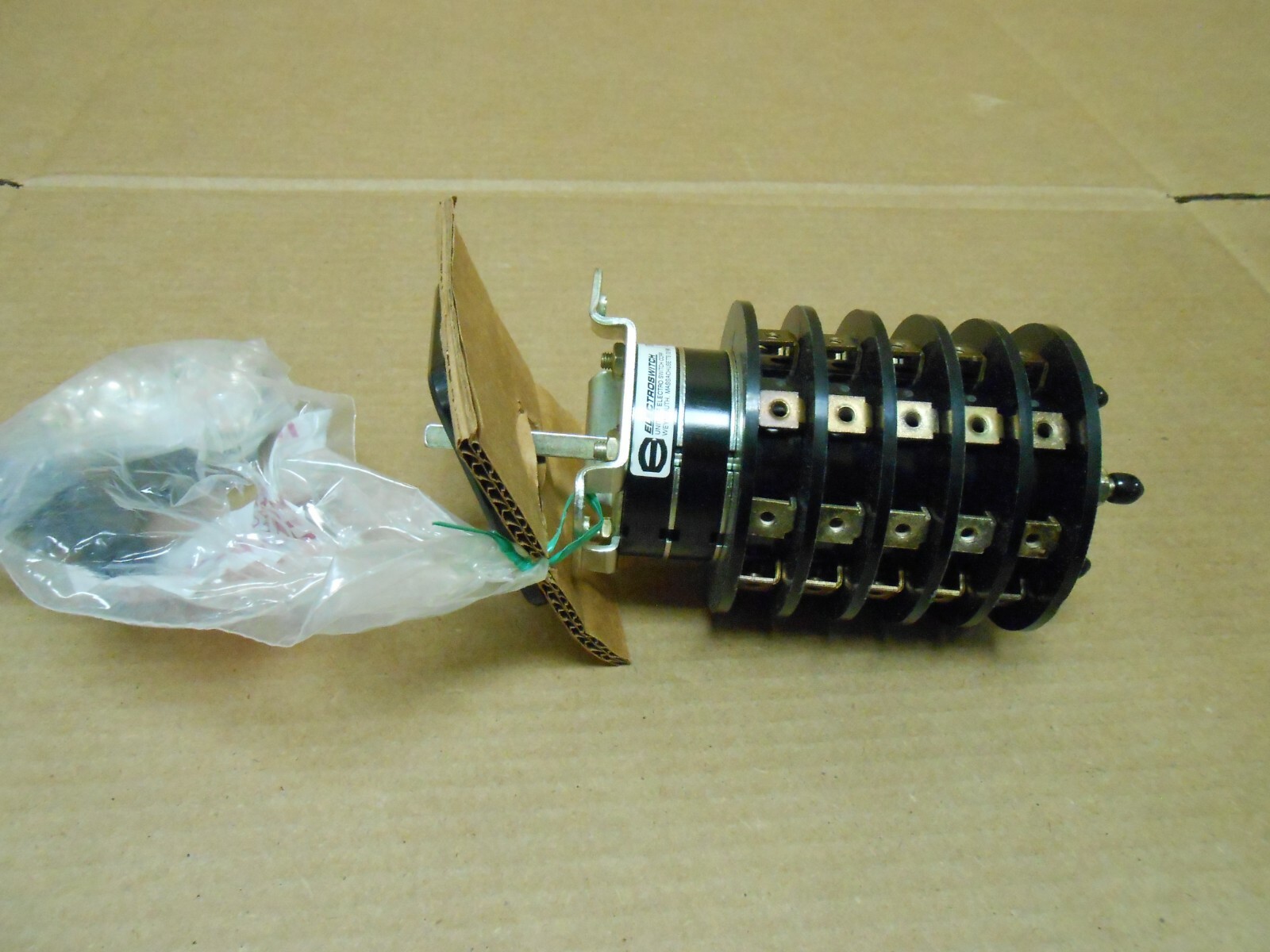 1 NIB ELECTROSWITCH 74205B ROTARY LATCHING SWITCH RELAY