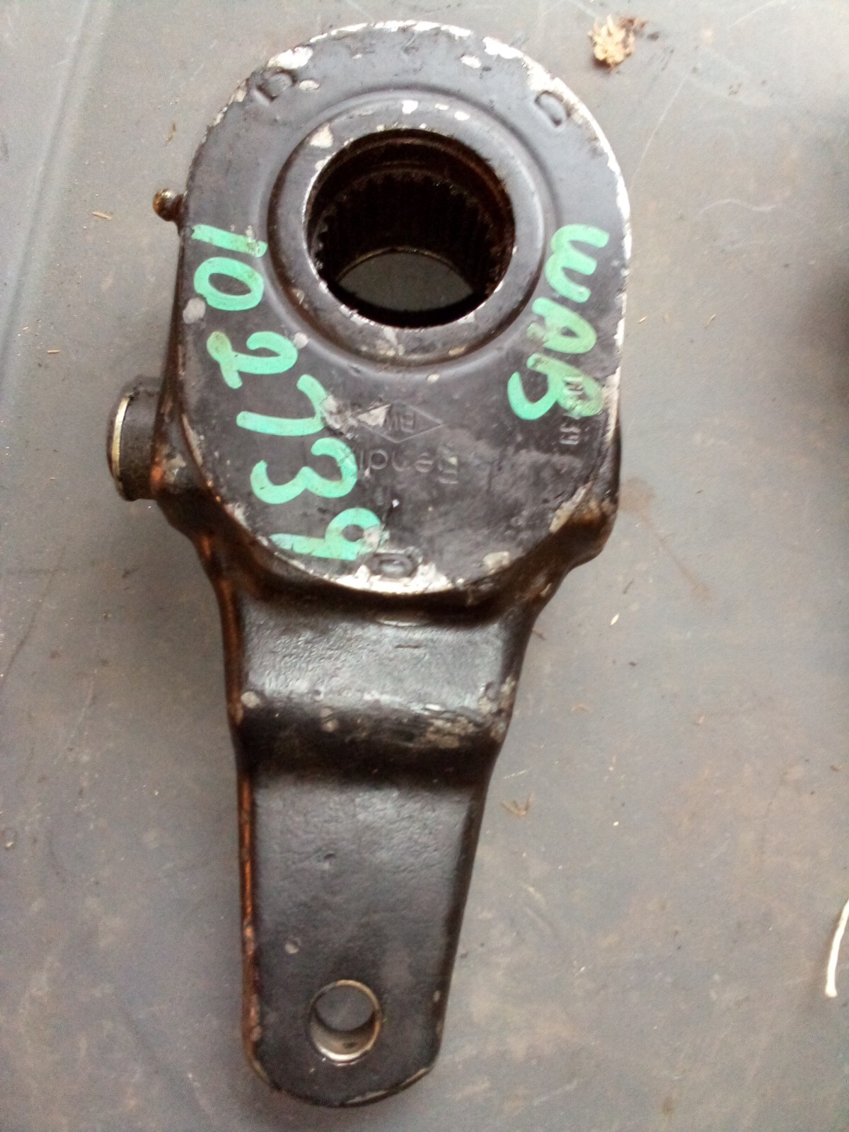Bendix Heavy Duty 1-Hole Manual Slack Adjuster 1-1/2" 28-Spline Offset Old Mack