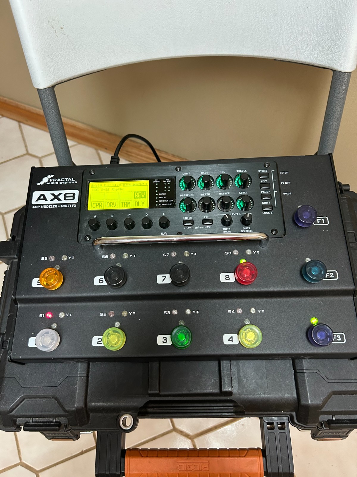 FRACTAL AX8 GUITAR PROCESSOR MULTI-FX PEDALBOARD AMP MODELER WITH HARDCASE