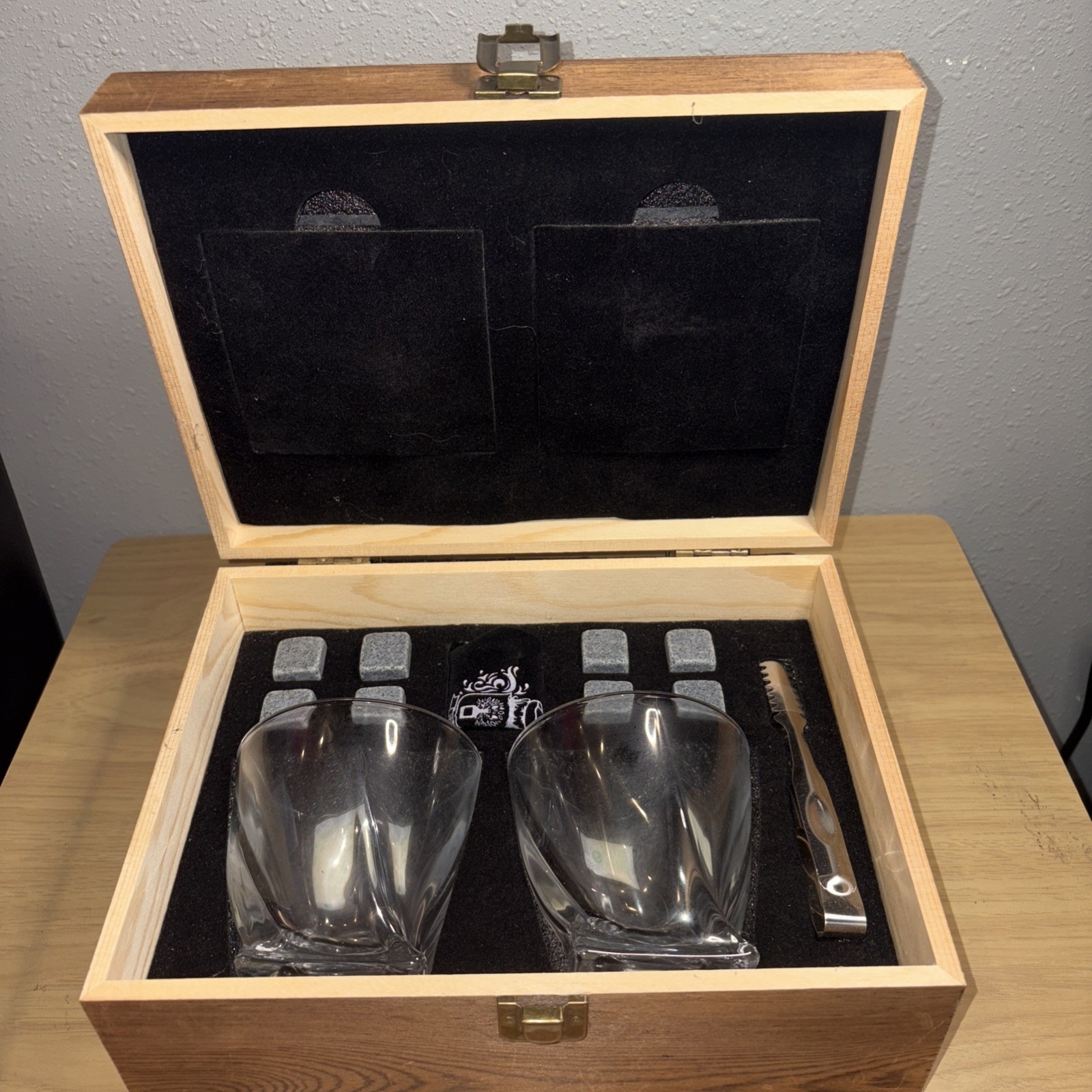 Whiskoff - Whiskey Drinking Glass Gift Set W Real Wooden Box Open Box Never Used